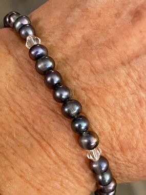 Peacock Freshwater Pearl & Crystal Stretch Bracelet